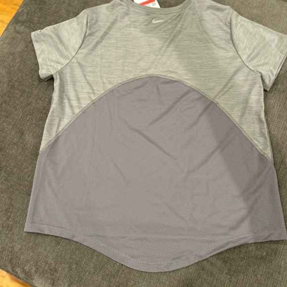 Nike Running Dri-Fit top - Picture 2 of 3
